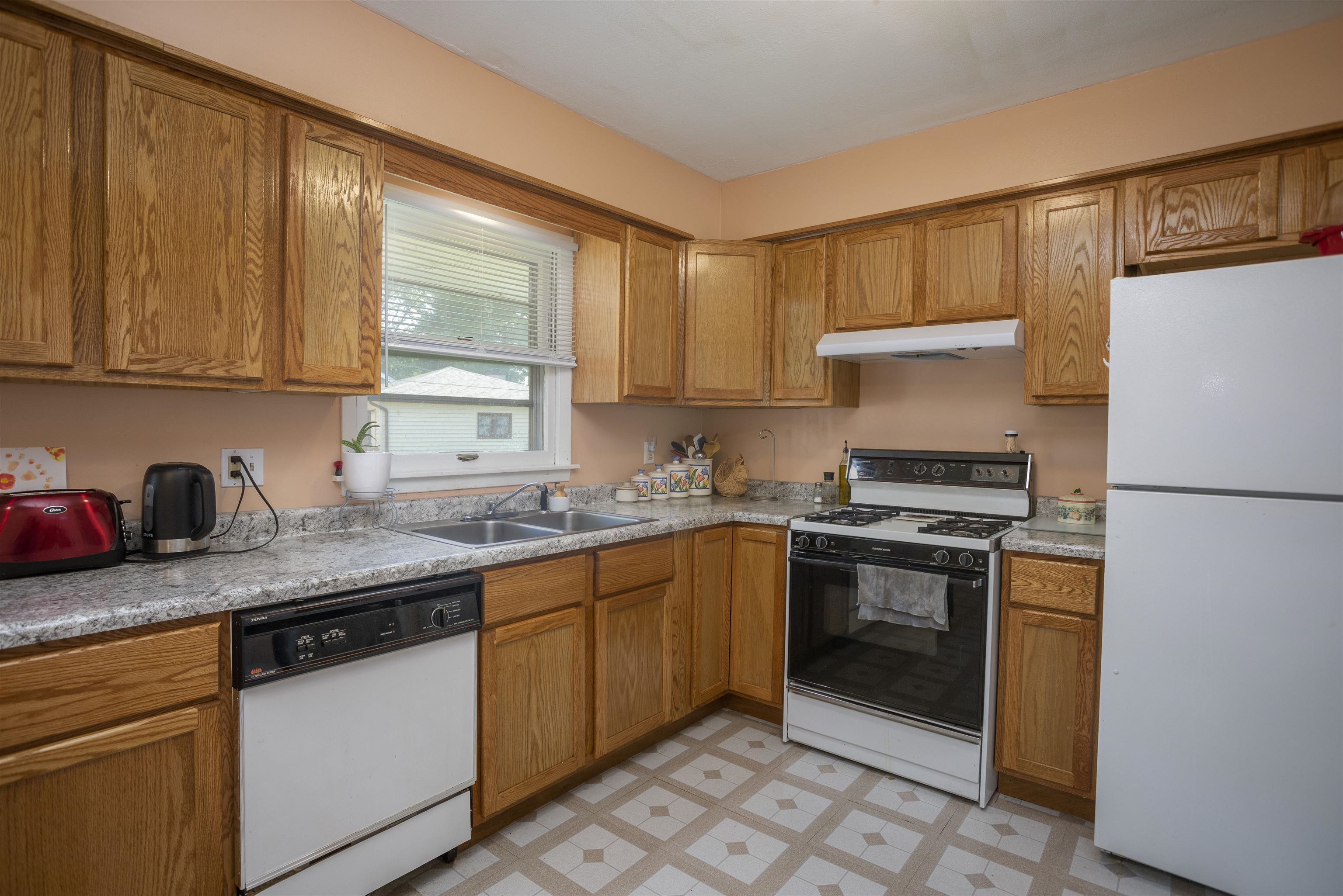 2102 Halsted Road Rockford, IL 61103 - Photo 7 of 27 Gallery Image 7