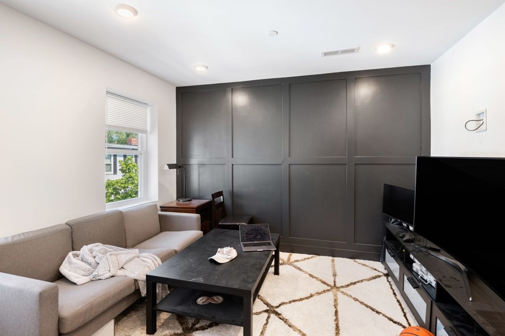211 West 9th Street Boston, MA 02127 - Photo 19 of 38