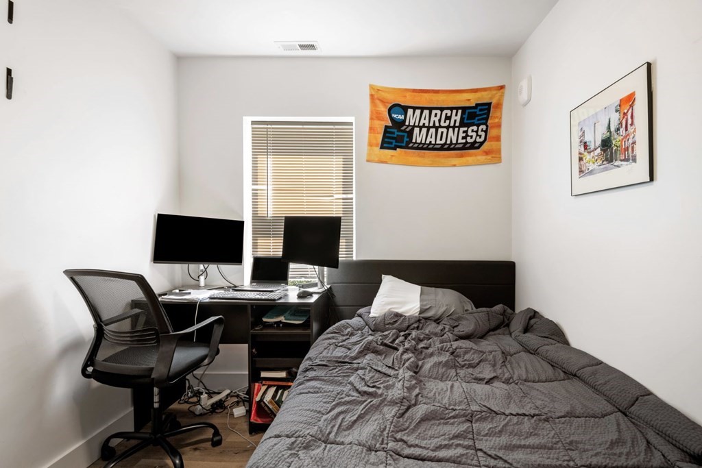 211 West 9th Street Boston, MA 02127 - Photo 20 of 38