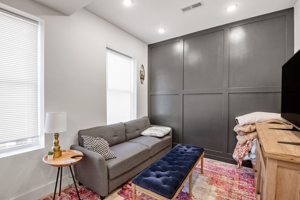 211 West 9th Street Boston, MA 02127 - Photo 28 of 38