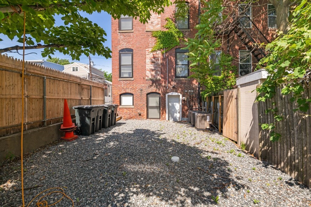 211 West 9th Street Boston, MA 02127 - Photo 36 of 38