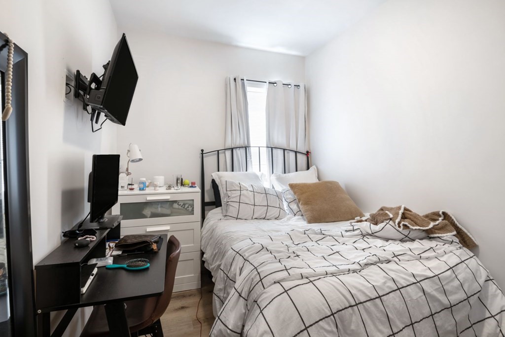 211 West 9th Street Boston, MA 02127 - Photo 9 of 38
