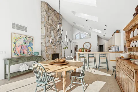 $2,395,000 | 7 Chatfields Ridge Road, East Hampton, NY 11937