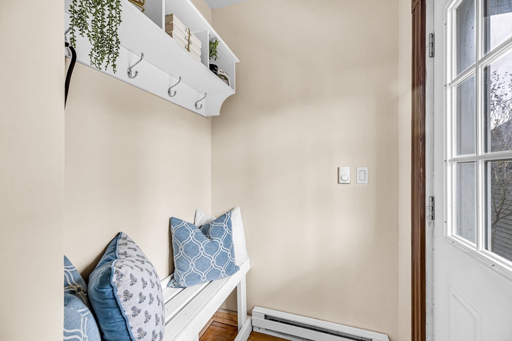 72 Larkspur Street Springfield, MA 01108 - Photo 11 of 33