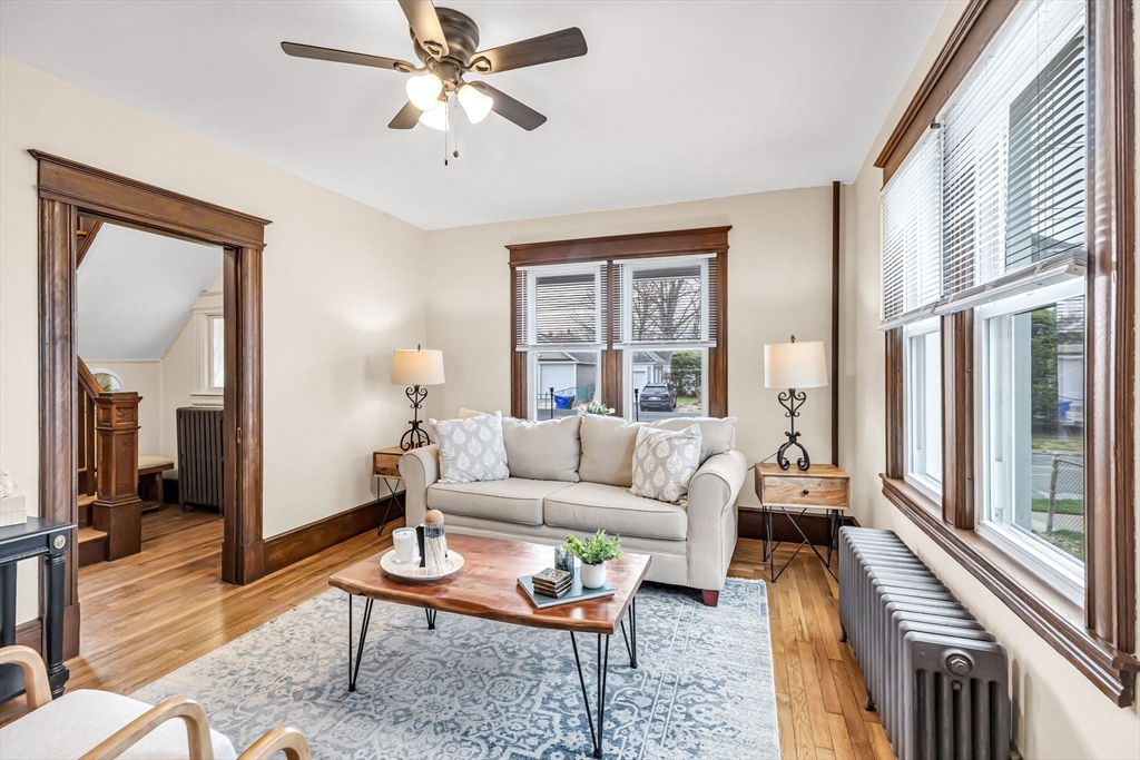 72 Larkspur Street Springfield, MA 01108 - Photo 2 of 33