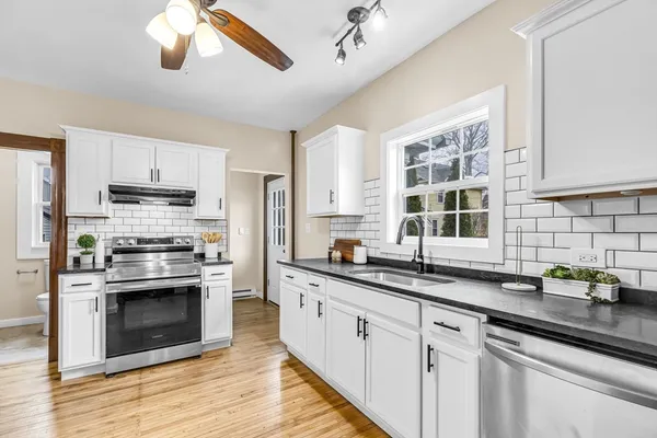 $299,900 | 72 Larkspur Street, Springfield, MA 01108