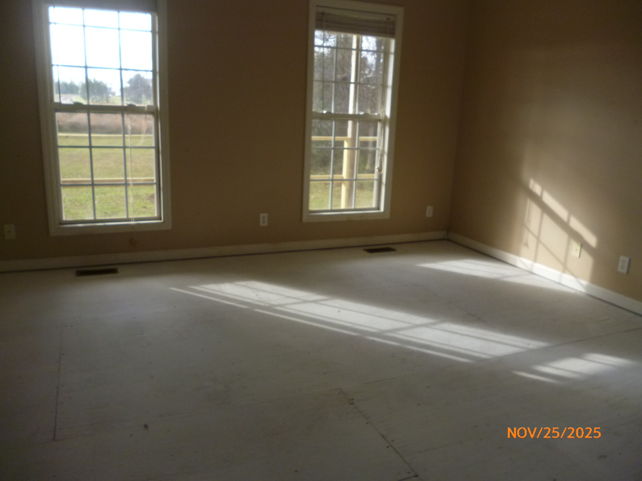 160 Haskins Chapel Road Lewisburg, TN 37091 - Photo 14 of 19 an empty room with a empty space and windows