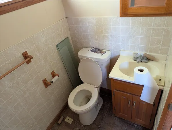 $69,900 | 495 Broad Street, Washington, PA 15301