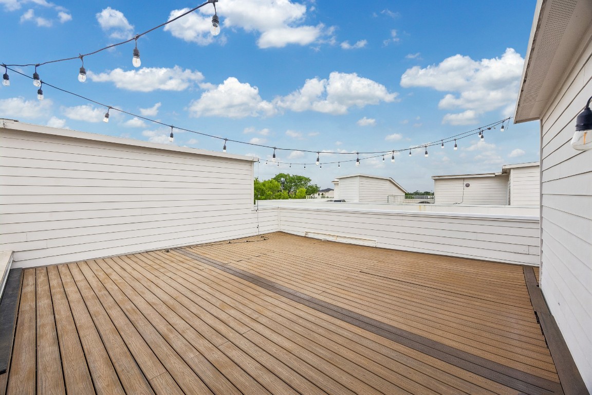 1820 Prospect Street Houston, TX 77004 - Photo 17 of 17 a view of a terrace with sky view