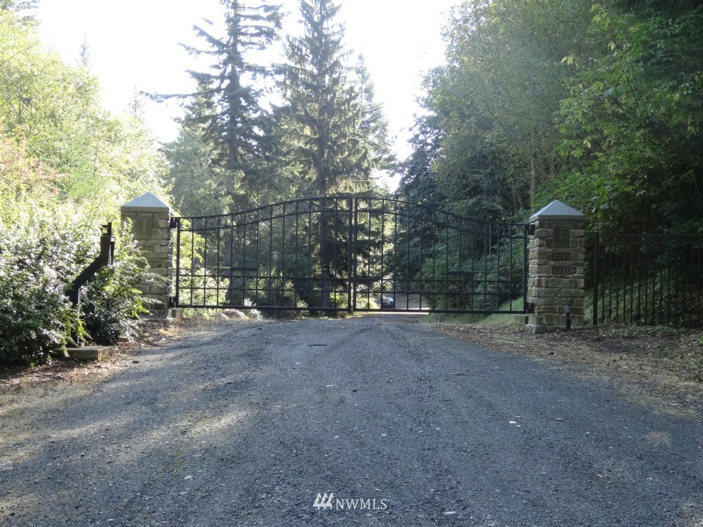 2231 Squalicum Mountain Road Bellingham, WA 98226 - Photo 12 of 16