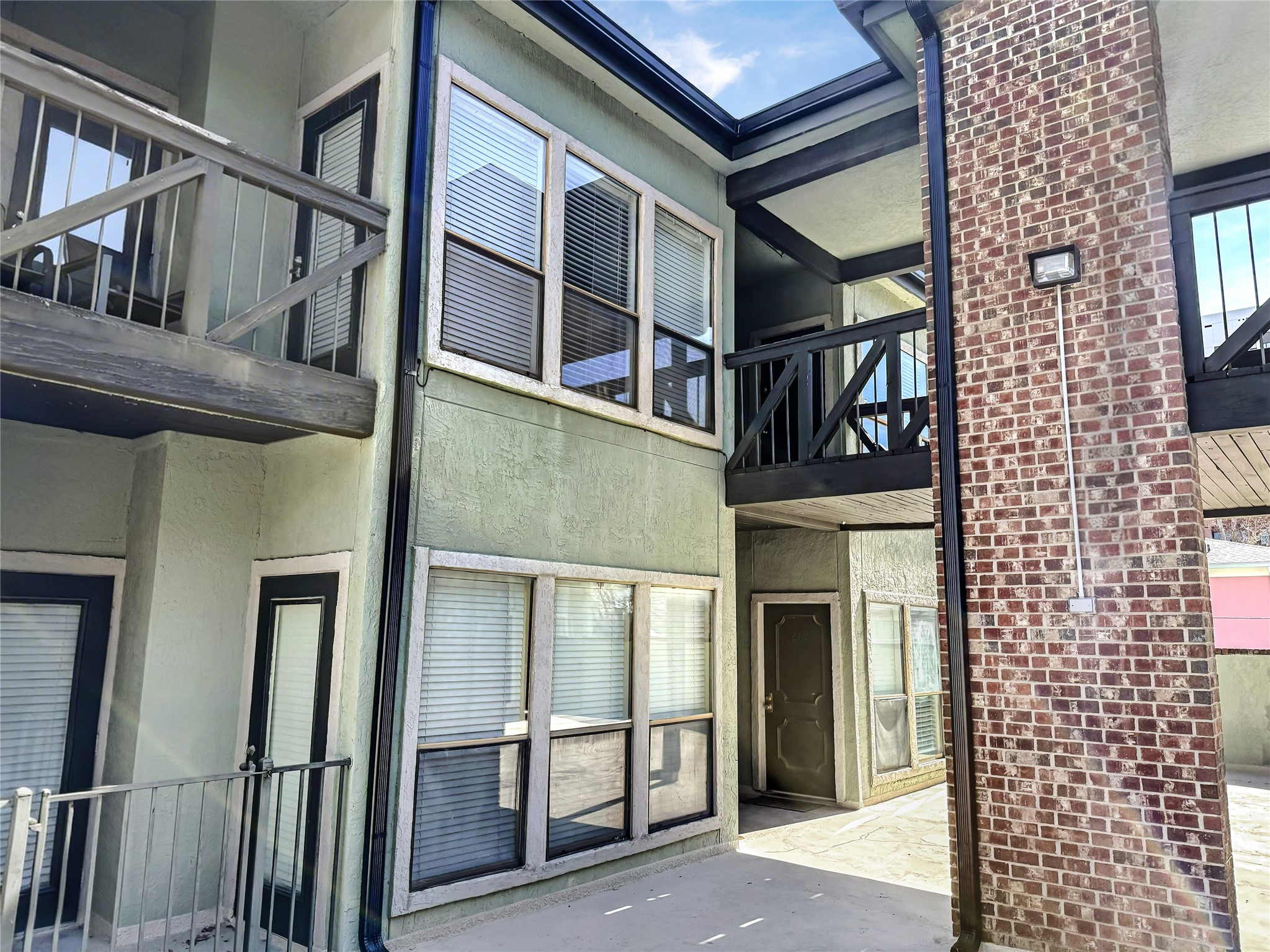 807 West 25th Street, Unit 312 Austin, TX 78705 - Photo 2 of 15