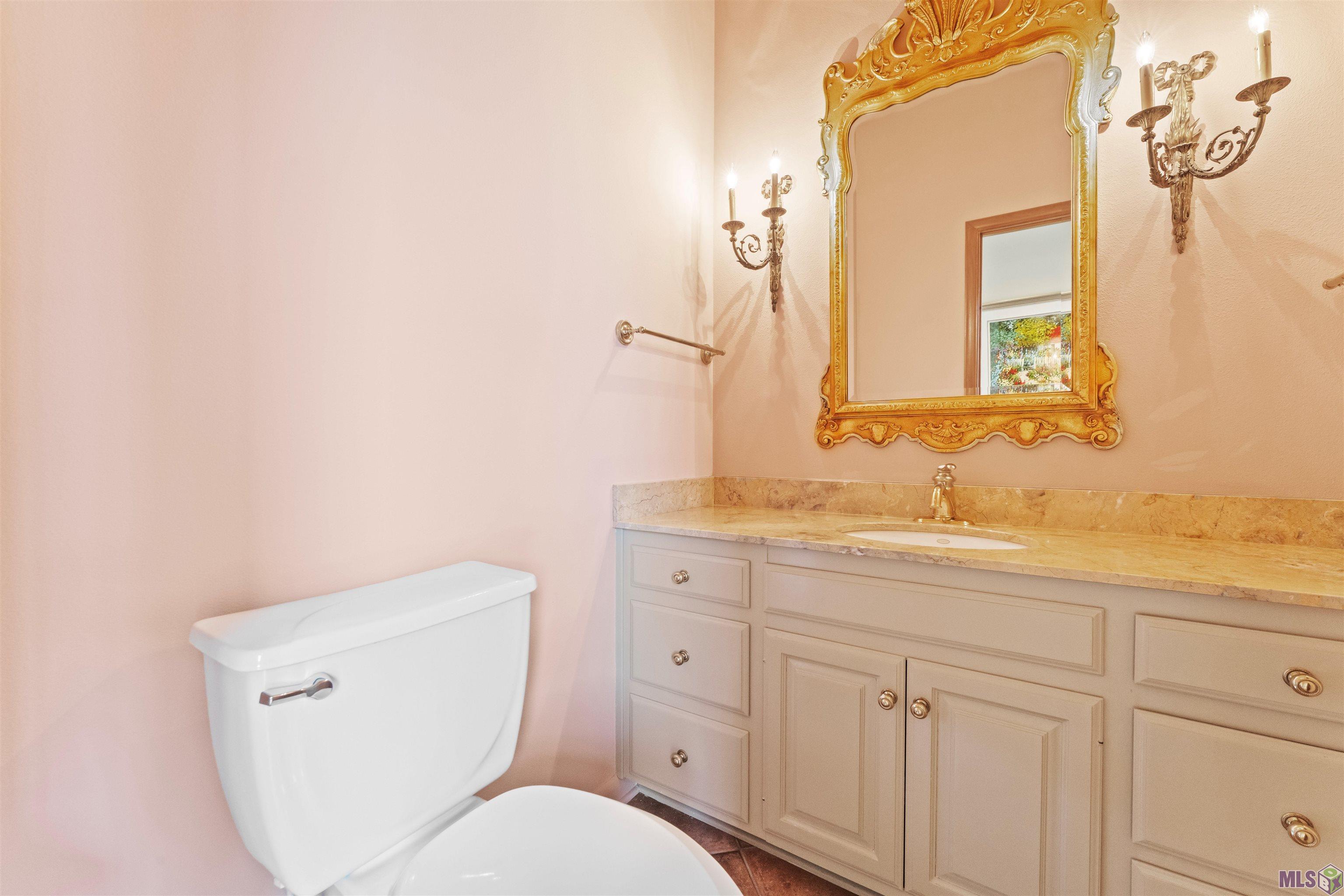 67 Jamestowne Court Baton Rouge, LA 70809 - Photo 12 of 34 Half Bath