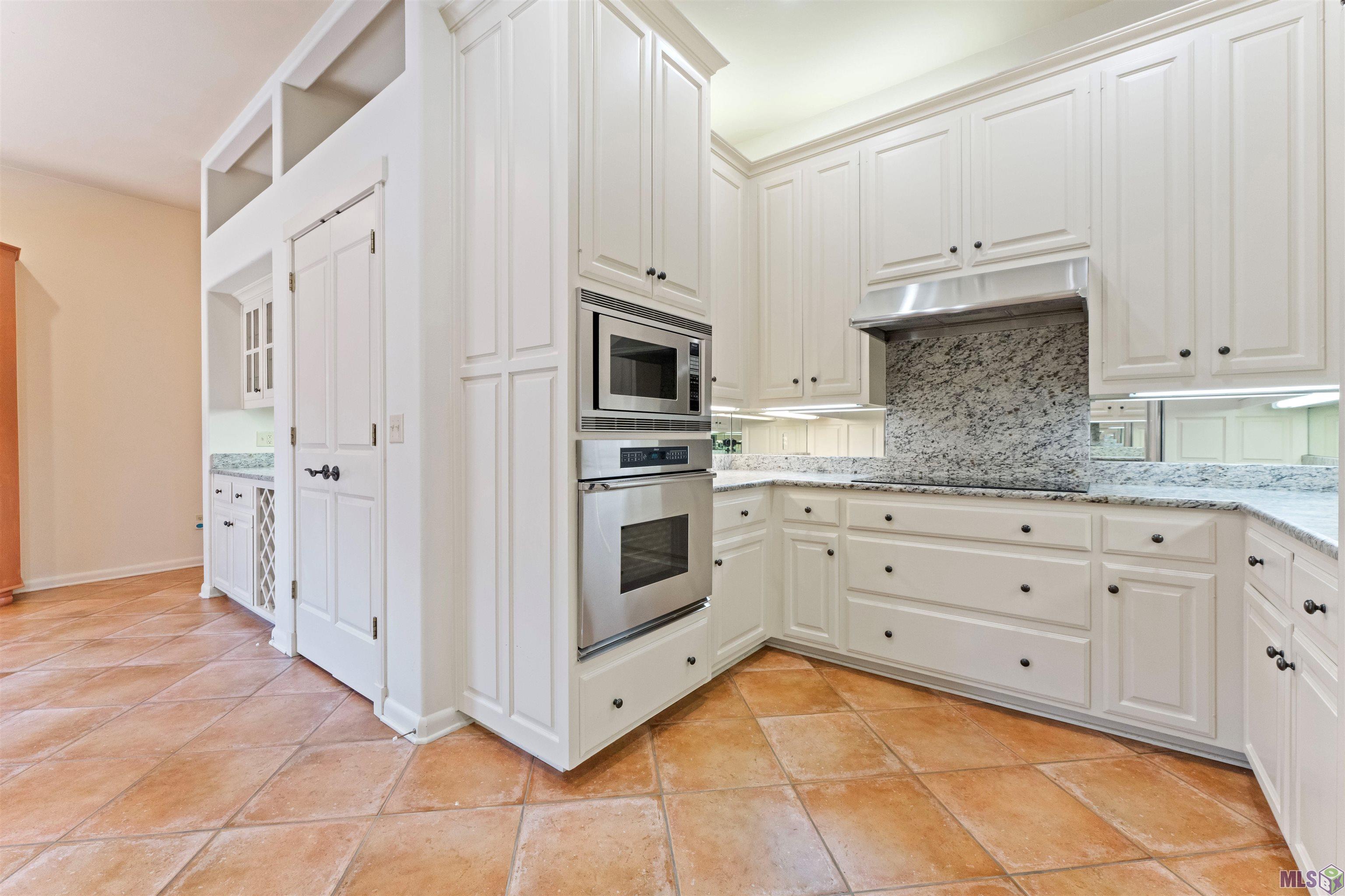67 Jamestowne Court Baton Rouge, LA 70809 - Photo 21 of 34 Kitchen