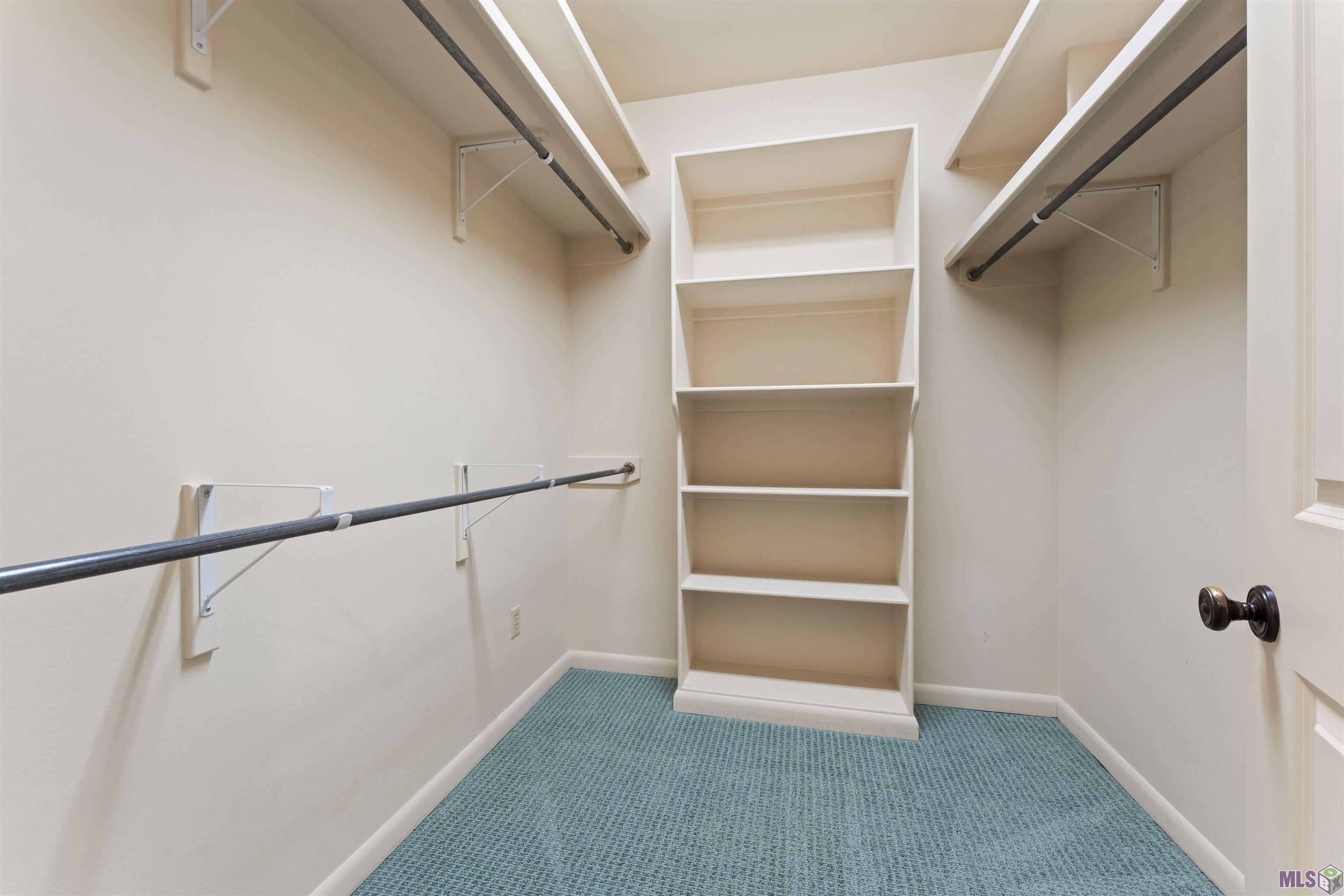 67 Jamestowne Court Baton Rouge, LA 70809 - Photo 29 of 34 Master Closet