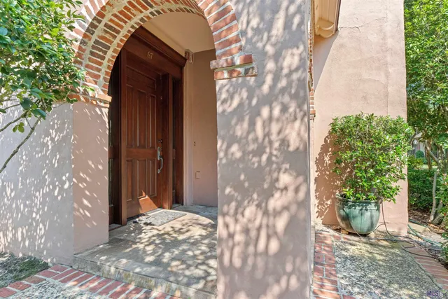 $599,999 | 67 Jamestowne Court, Baton Rouge, LA 70809