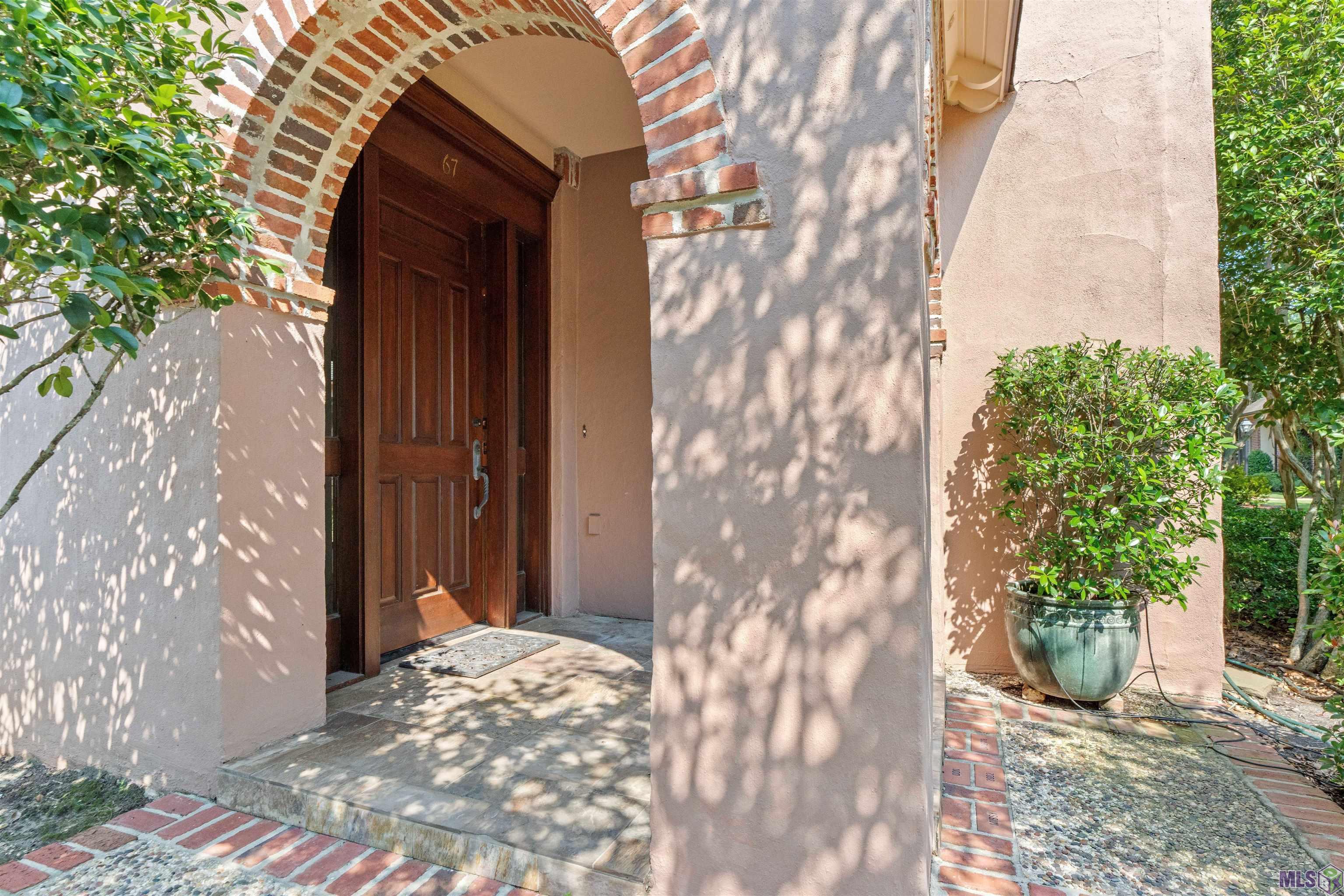 67 Jamestowne Court Baton Rouge, LA 70809 - Photo 3 of 34 Front Entrance