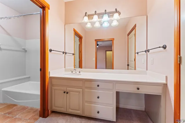 $599,999 | 67 Jamestowne Court, Baton Rouge, LA 70809