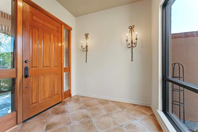 $599,999 | 67 Jamestowne Court, Baton Rouge, LA 70809