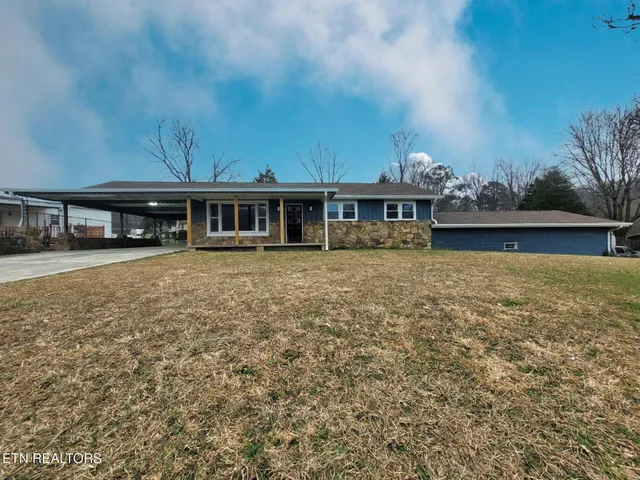 $319,900 | 941 Cemetery Road, Oliver Springs, TN 37840