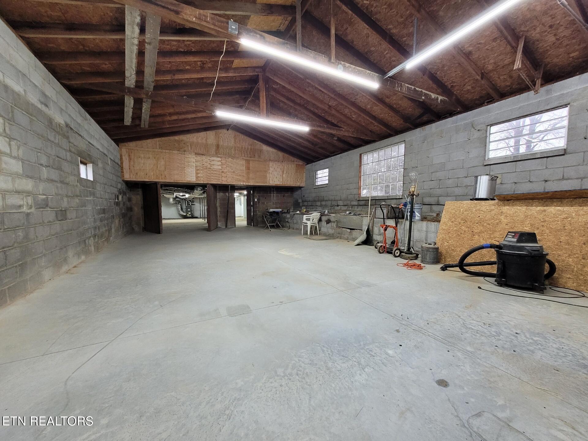 941 Cemetery Road Oliver Springs, TN 37840 - Photo 13 of 20 1000029676