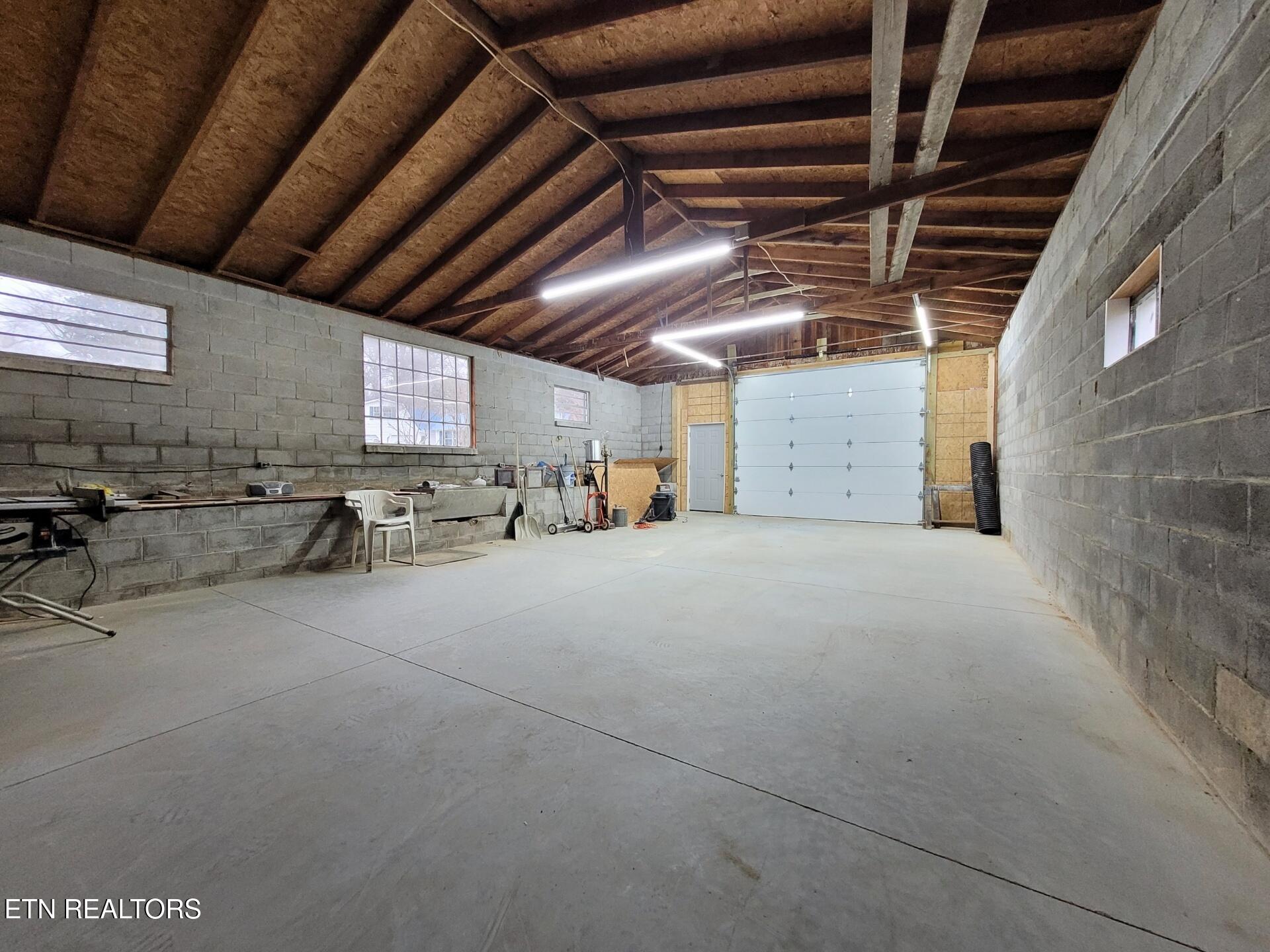 941 Cemetery Road Oliver Springs, TN 37840 - Photo 14 of 20 1000029675