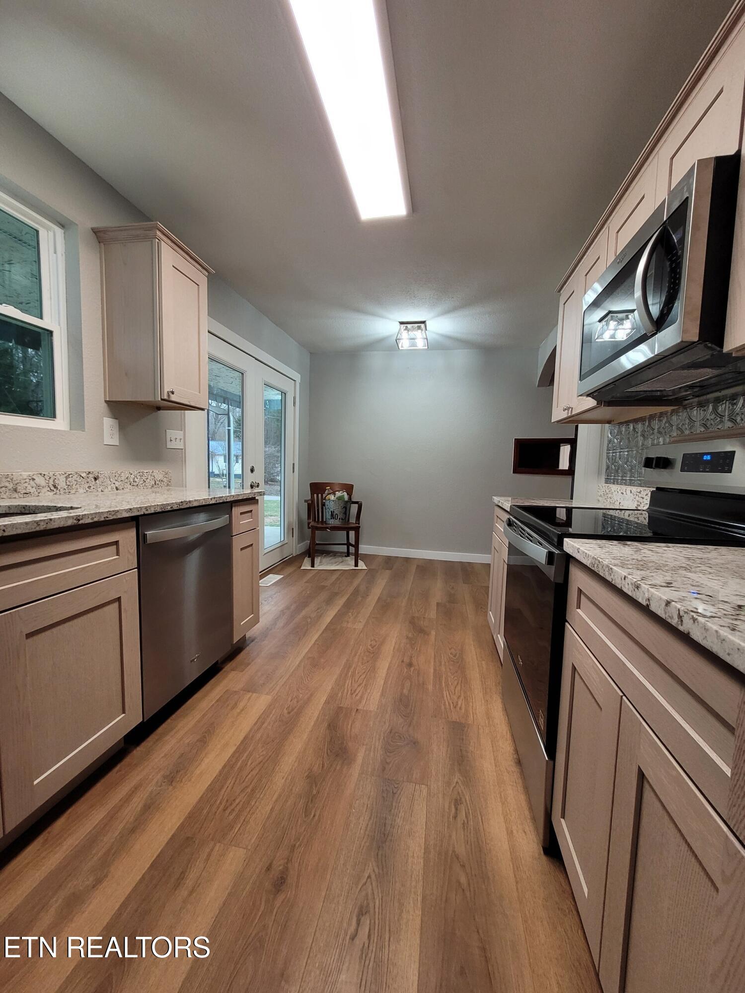 941 Cemetery Road Oliver Springs, TN 37840 - Photo 6 of 20 1000029677