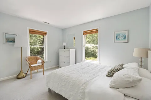 $3,590,000 | 344 Accabonac Road, East Hampton, NY 11937