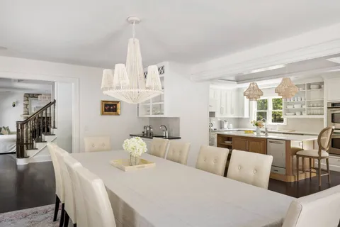 $3,590,000 | 344 Accabonac Road, East Hampton, NY 11937