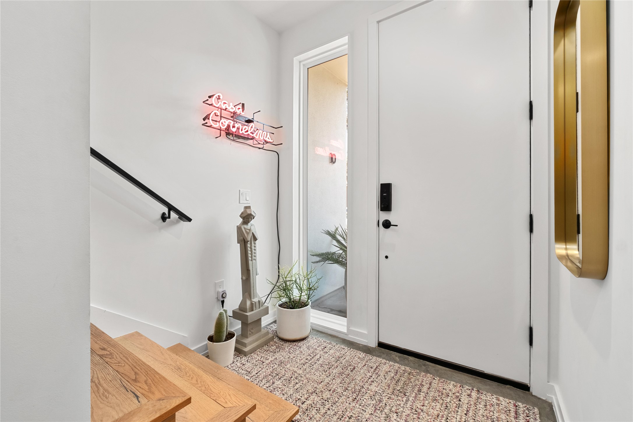 410 West Alpine Road, Unit 10 Austin, TX 78704 - Photo 4 of 31 a very nice looking room with a potted plant