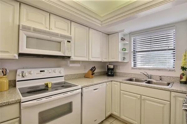 $5,500 | 3939 Ocean Drive, Unit 302B, Vero Beach, FL 32963