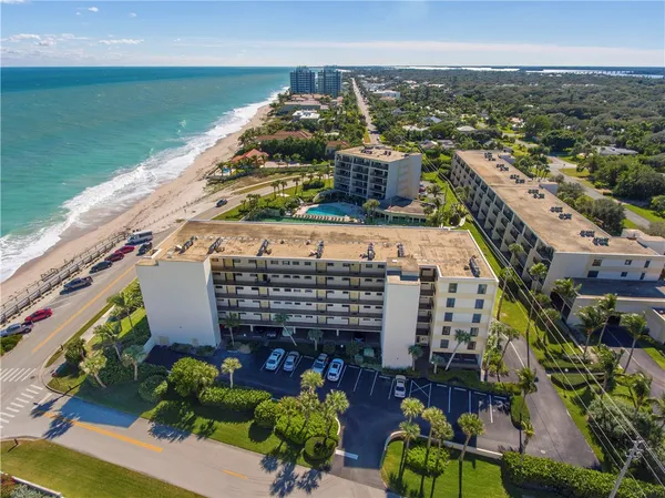 $5,500 | 3939 Ocean Drive, Unit 302B, Vero Beach, FL 32963
