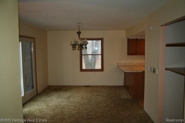 6600 West Lange Road Fowlerville, MI 48836 - Photo 9 of 23 Dinin gRoom