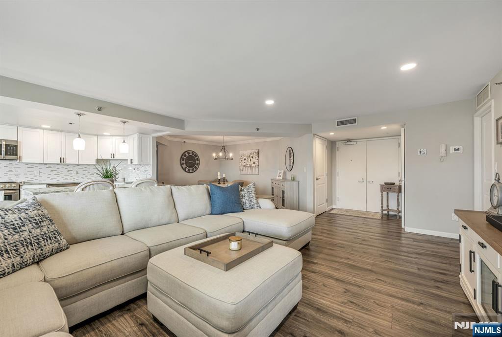 245 Prospect Avenue, Unit 14D Hackensack, NJ 07601 - Photo 13 of 50