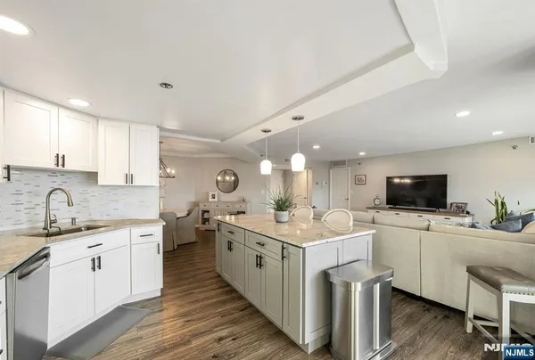 $639,000 | 245 Prospect Avenue, Unit 14D, Hackensack, NJ 07601