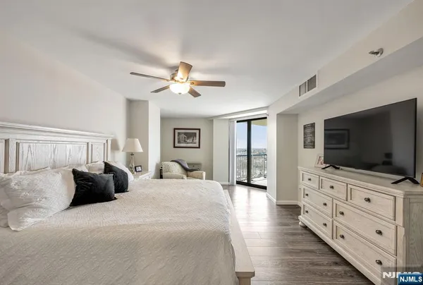 $639,000 | 245 Prospect Avenue, Unit 14D, Hackensack, NJ 07601