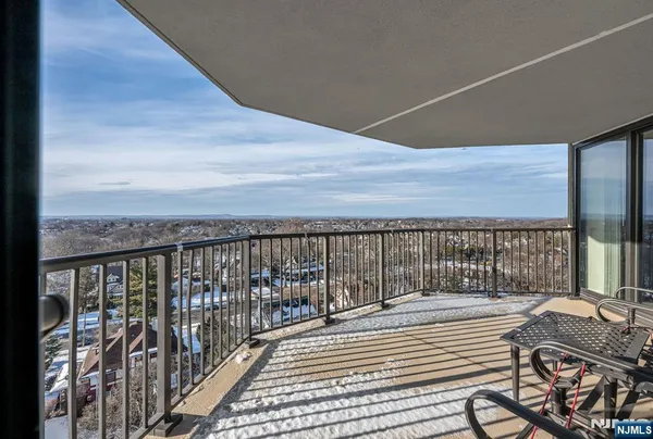 $639,000 | 245 Prospect Avenue, Unit 14D, Hackensack, NJ 07601