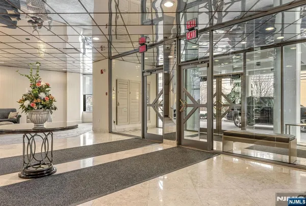 $639,000 | 245 Prospect Avenue, Unit 14D, Hackensack, NJ 07601