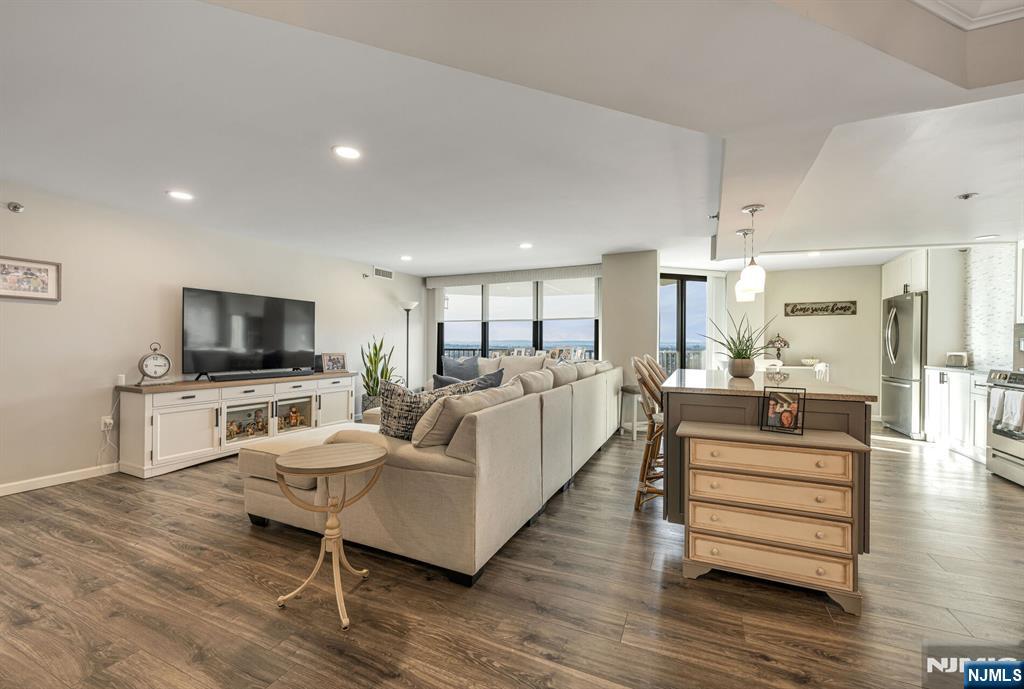 245 Prospect Avenue, Unit 14D Hackensack, NJ 07601 - Photo 9 of 50