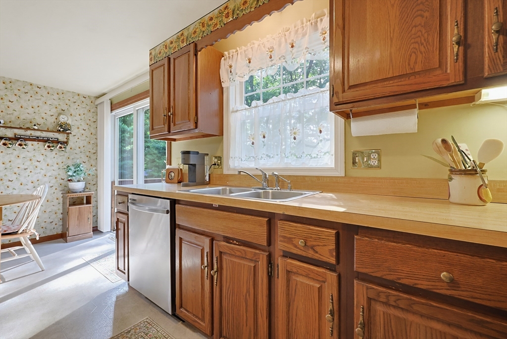 7 Hazeltine Road Upton, MA 01568 - Photo 3 of 42