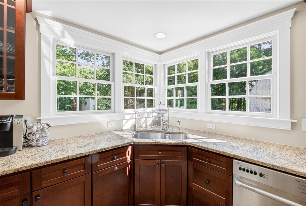 270 Groton Road Westford, MA 01886 - Photo 8 of 40