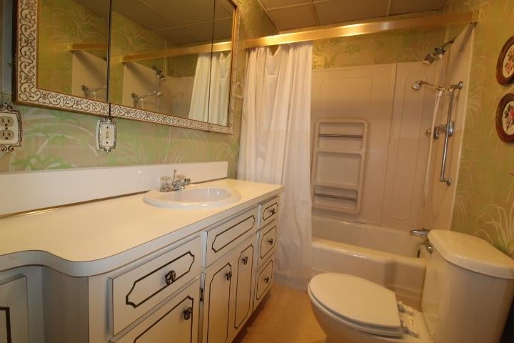 5466 West Pea Ridge Road Huntington, WV 25705 - Photo 6 of 12 Gallery Image 6