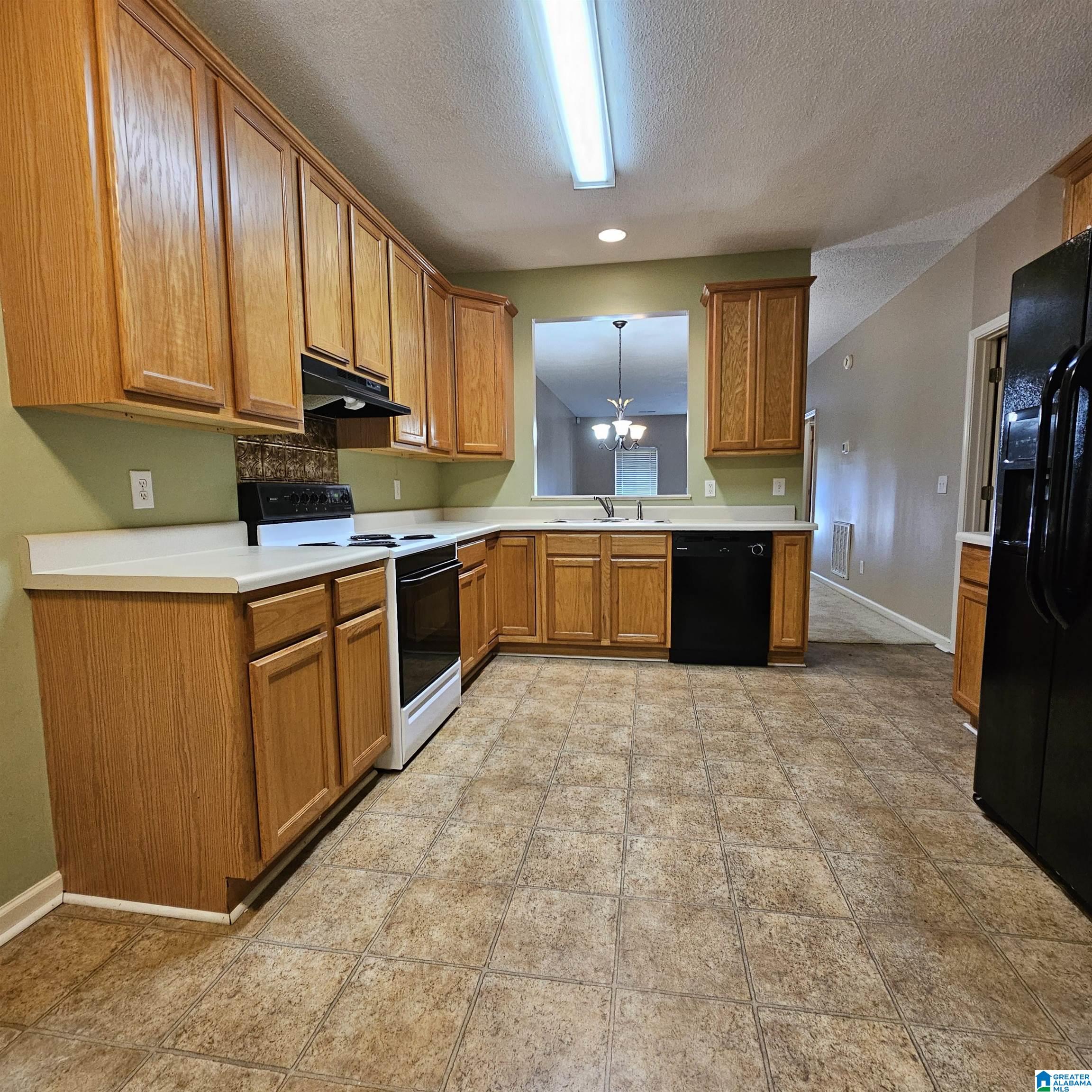 1809 Copperfield Lane Center Point, AL 35215 - Photo 6 of 35