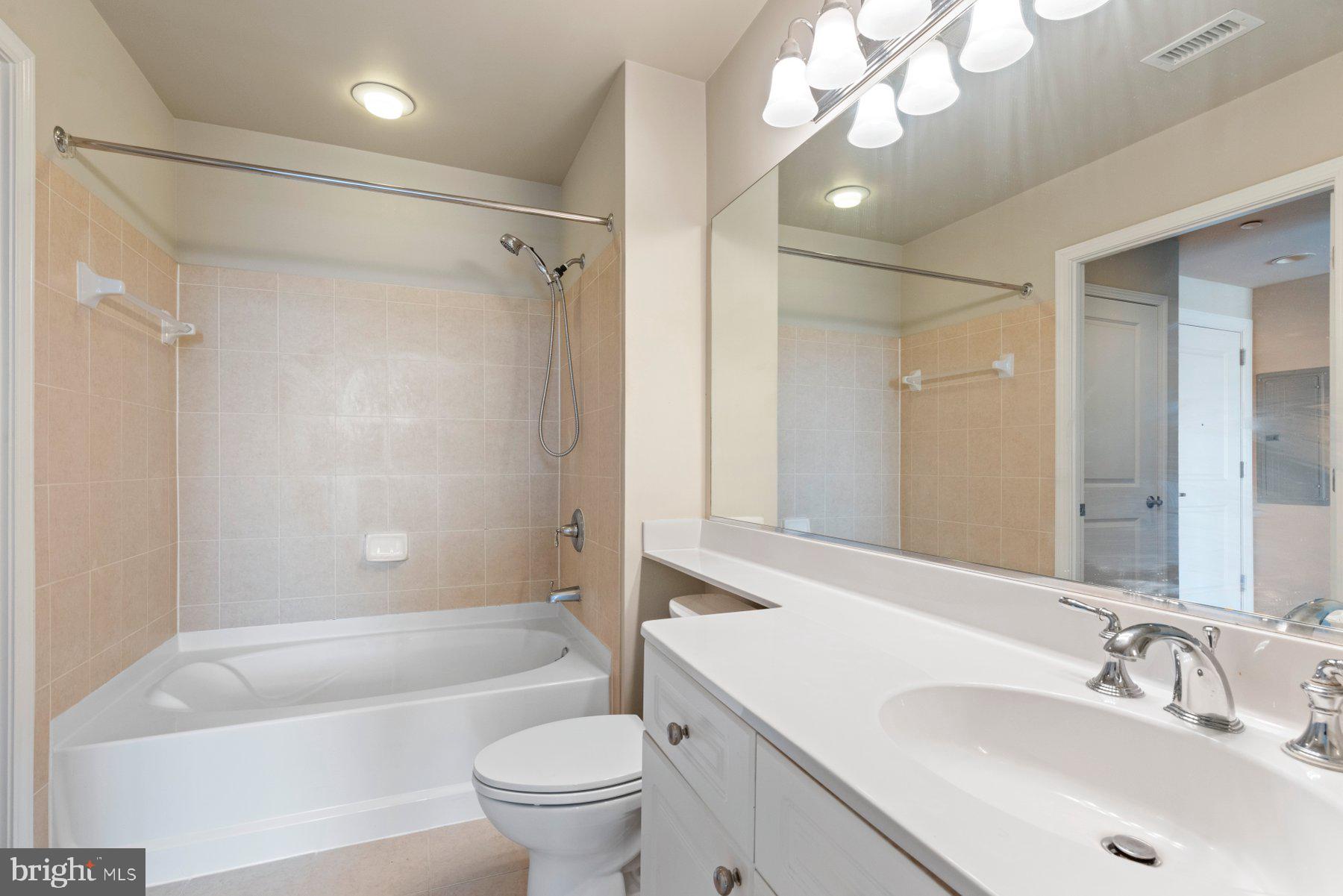 11700 Old Georgetown Road, Unit 803 North Bethesda, MD 20852 - Photo 16 of 19 Bathroom
