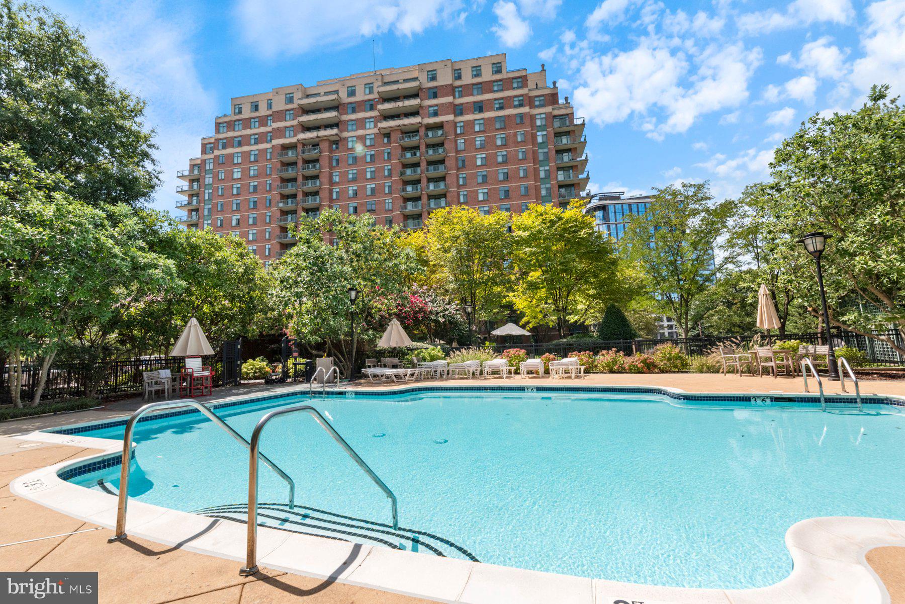 11700 Old Georgetown Road, Unit 803 North Bethesda, MD 20852 - Photo 10 of 19 Outdoor swimming pool