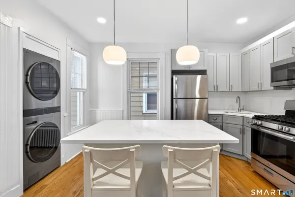 $2,850 | 52 Edwards Street, Unit 1, New Haven, CT 06511