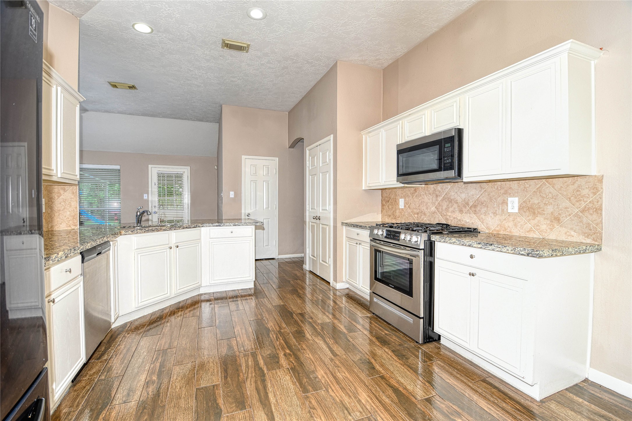 25923 Marshbrook Lane Spring, TX 77389 - Photo 5 of 23