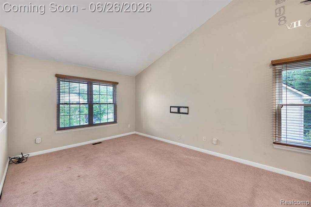 126 Eagle Ridge Road Lake Orion, MI 48360 - Photo 8 of 29