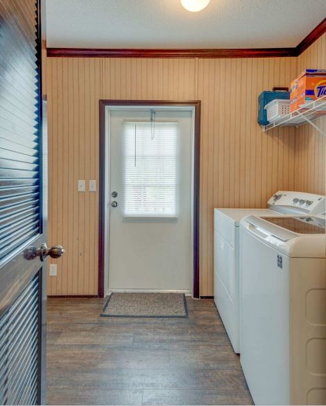 2800 Lock Hollow Road Dickson, TN 37055 - Photo 21 of 26 an entryway with wooden floor