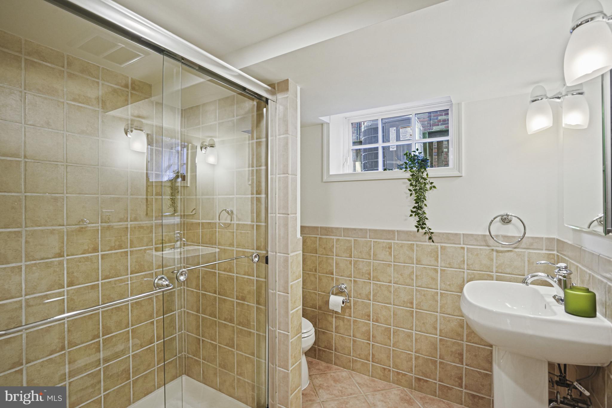 4914 Albemarle Street Northwest Washington, DC 20016 - Photo 38 of 49