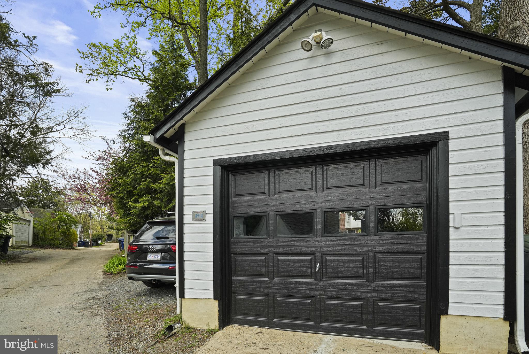 4914 Albemarle Street Northwest Washington, DC 20016 - Photo 40 of 49